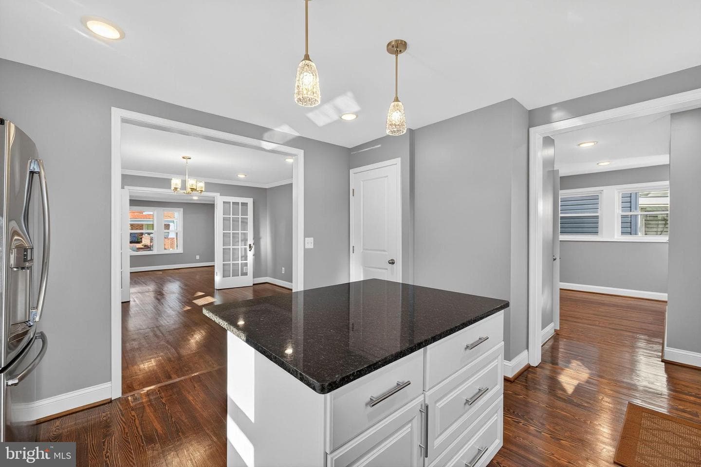 913 N Queen Street photo 26
