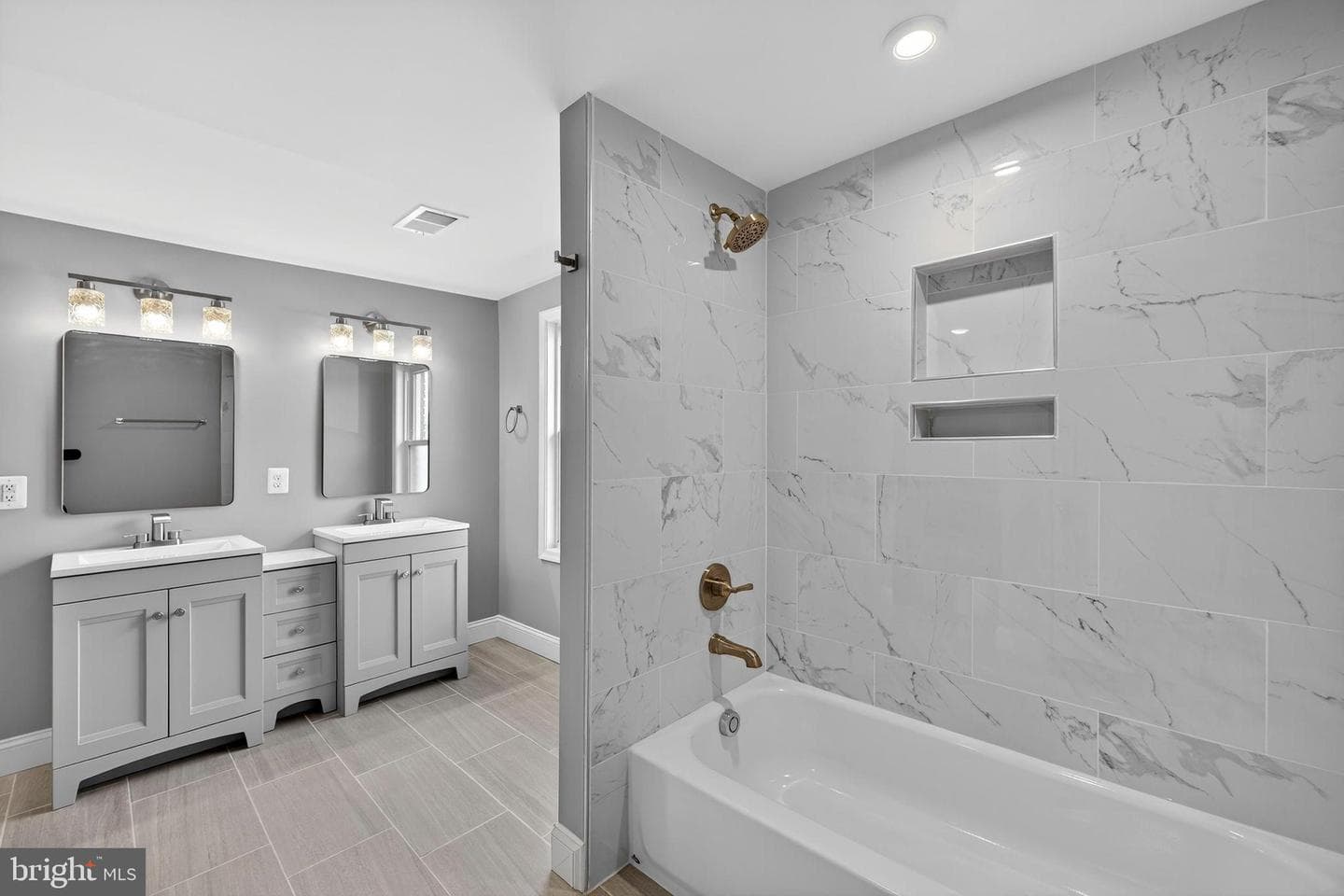 913 N Queen Street photo 49