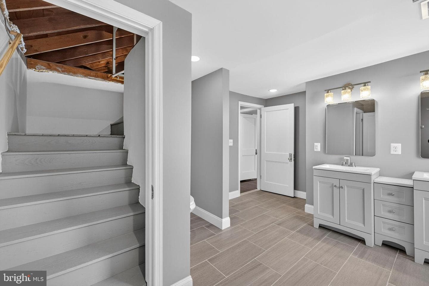 913 N Queen Street photo 51