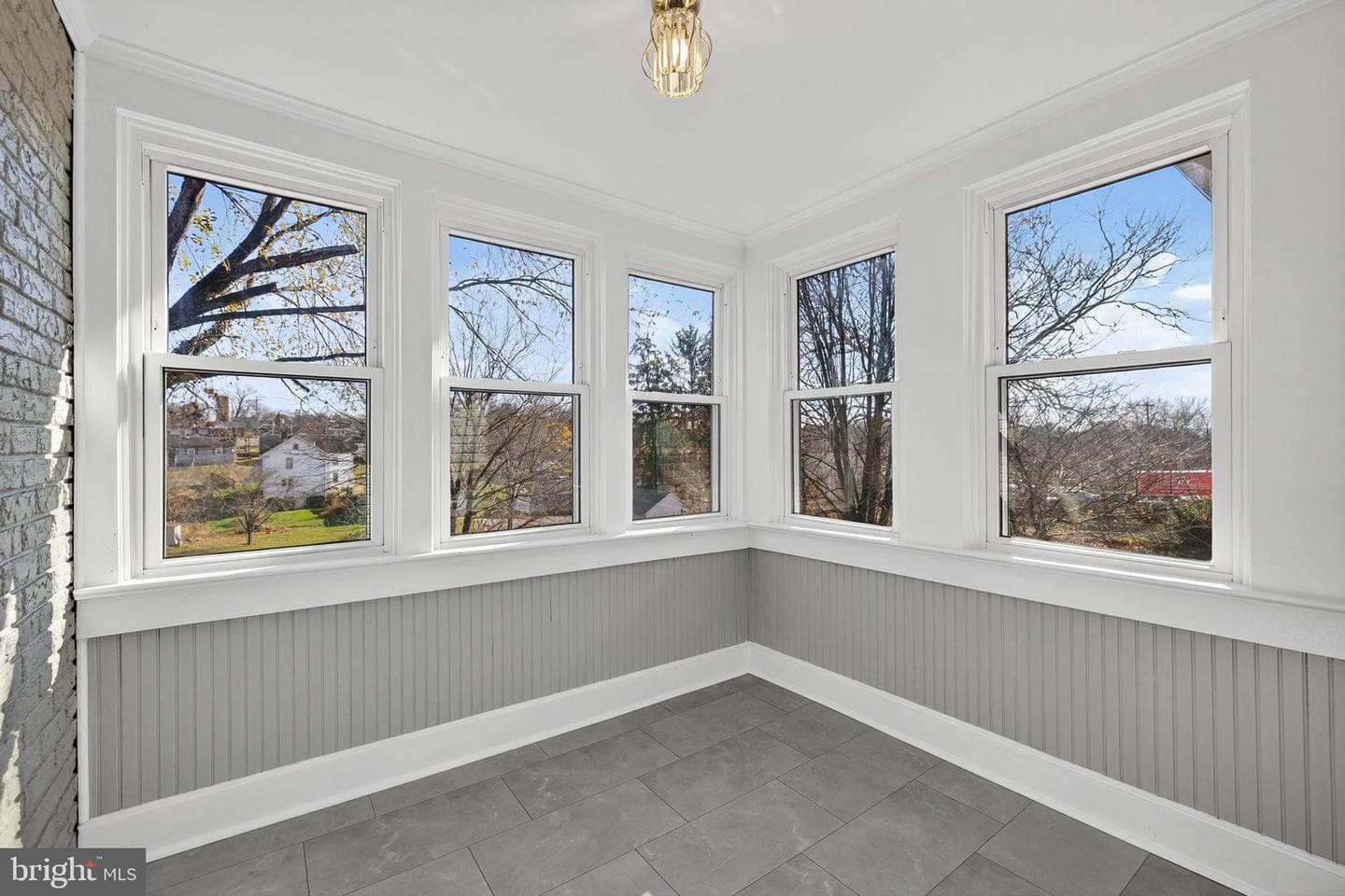 913 N Queen Street photo 56