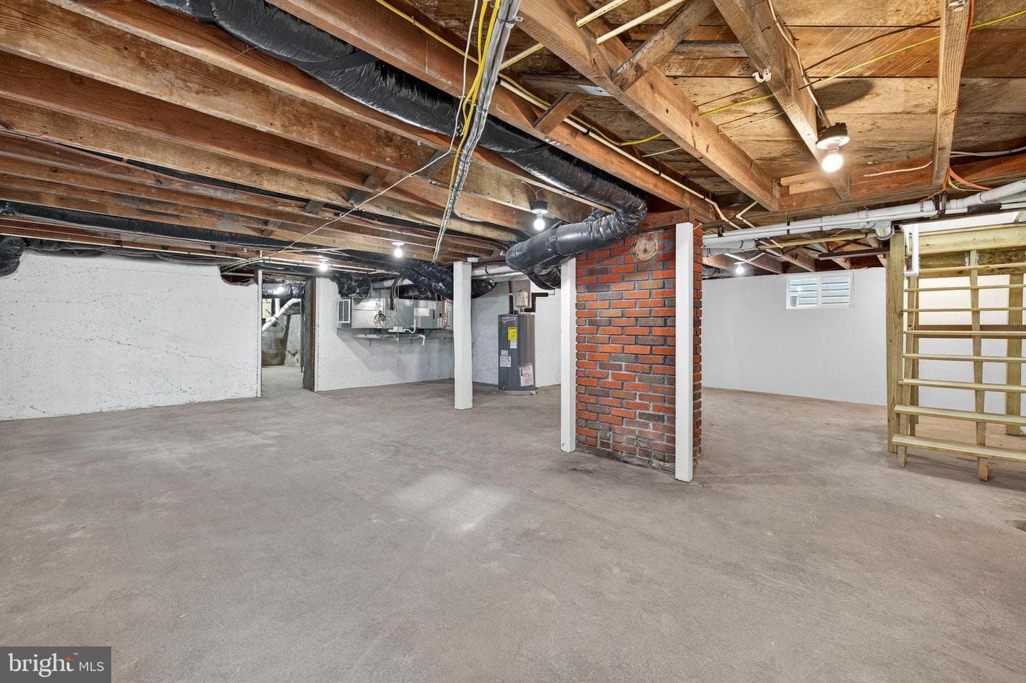 913 N Queen Street photo 57