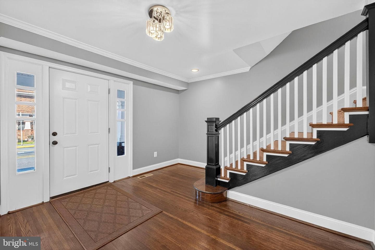 913 N Queen Street photo 6