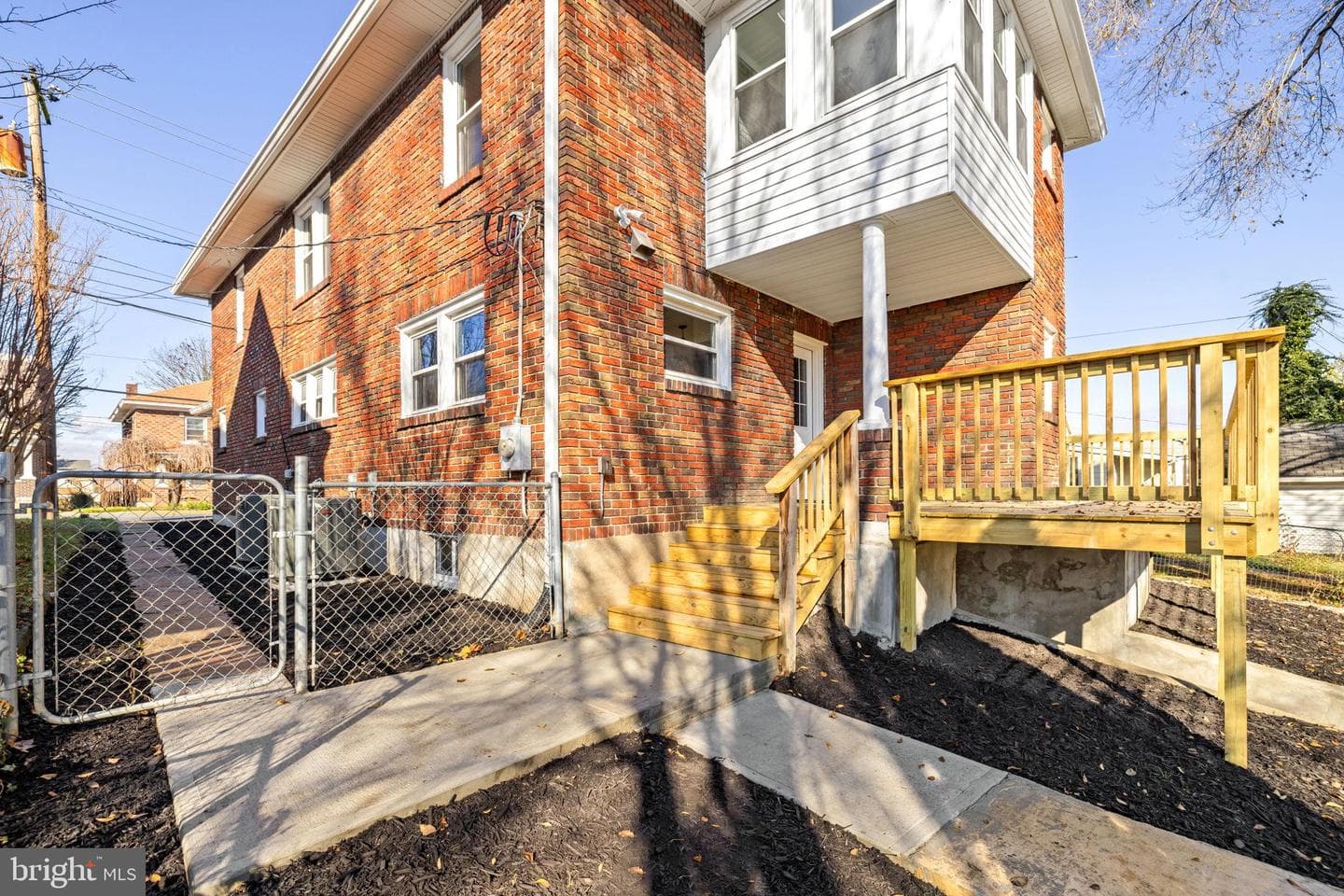 913 N Queen Street photo 63