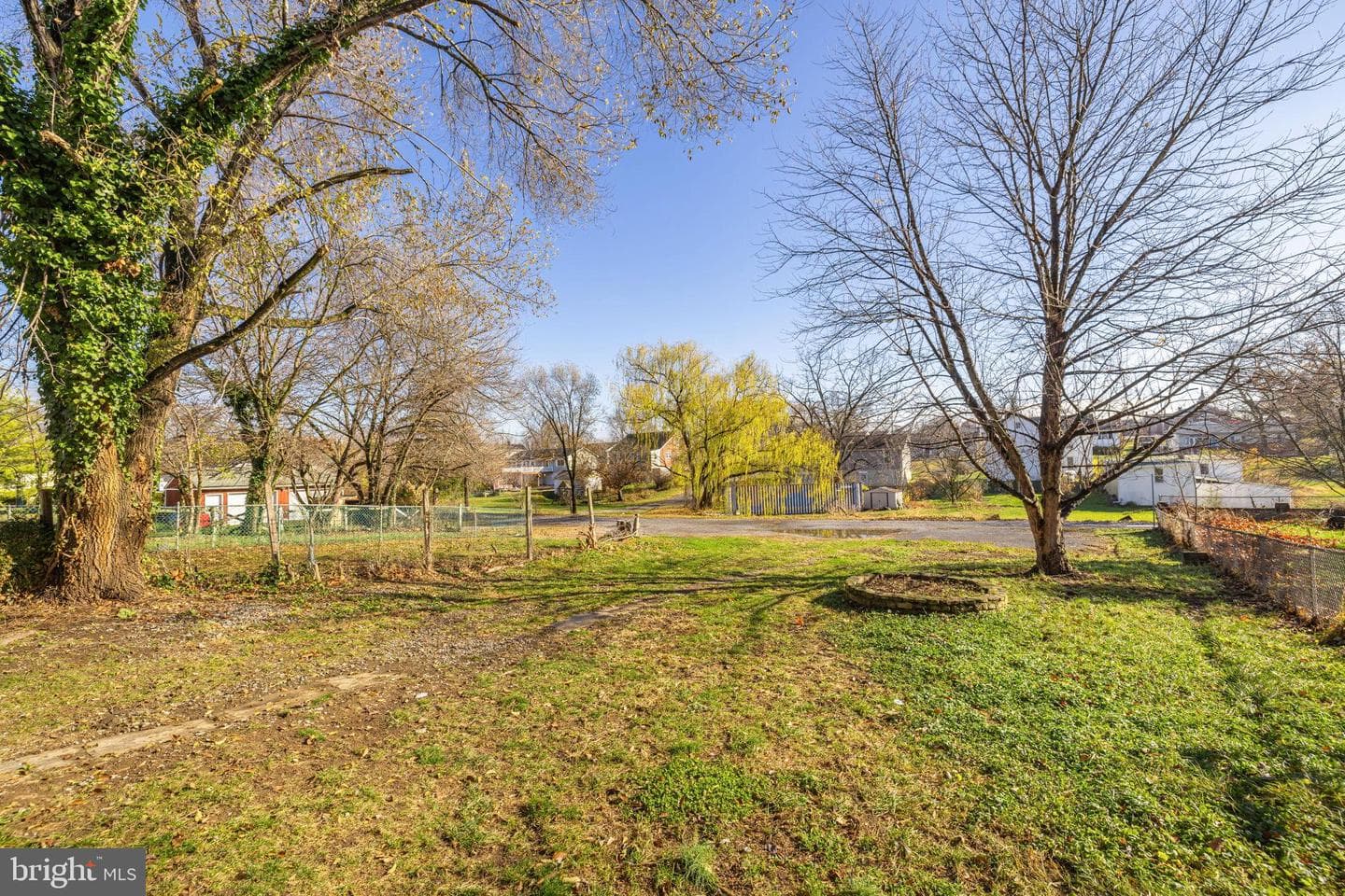 913 N Queen Street photo 65
