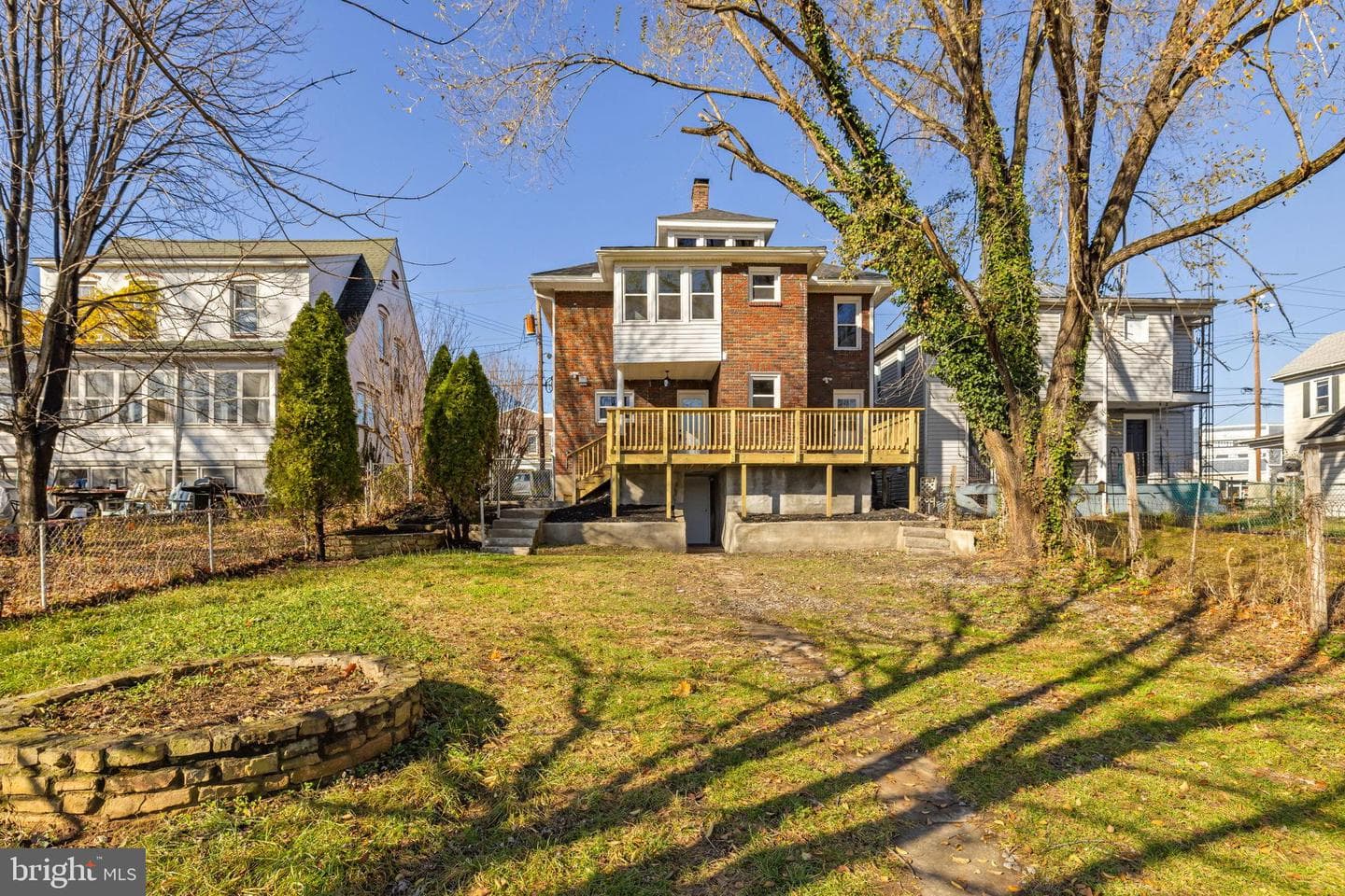 913 N Queen Street photo 68