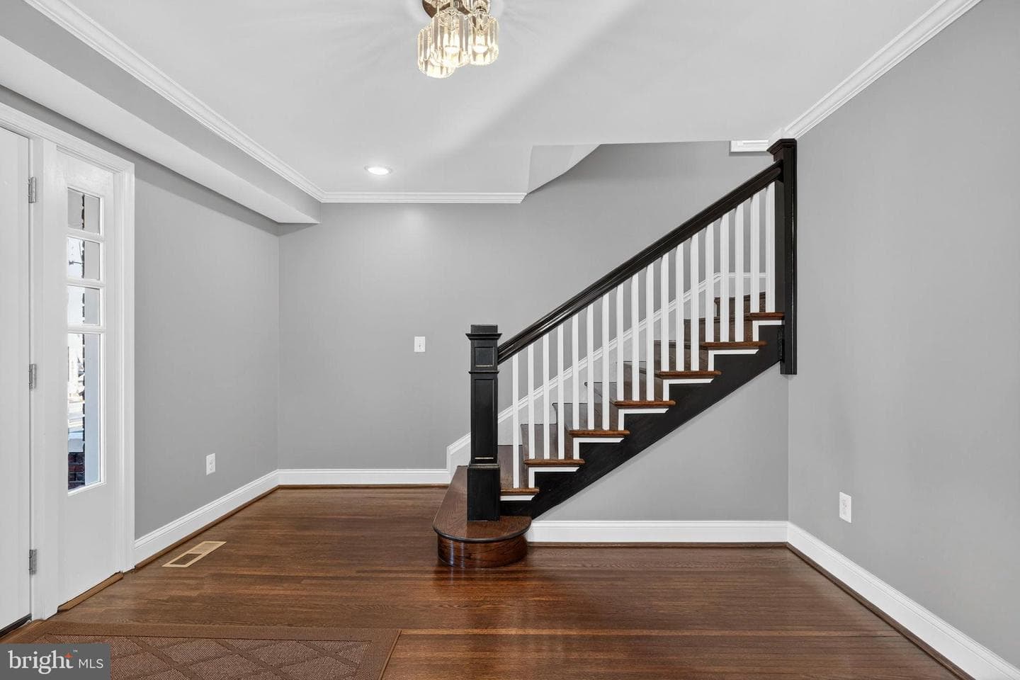 913 N Queen Street photo 7