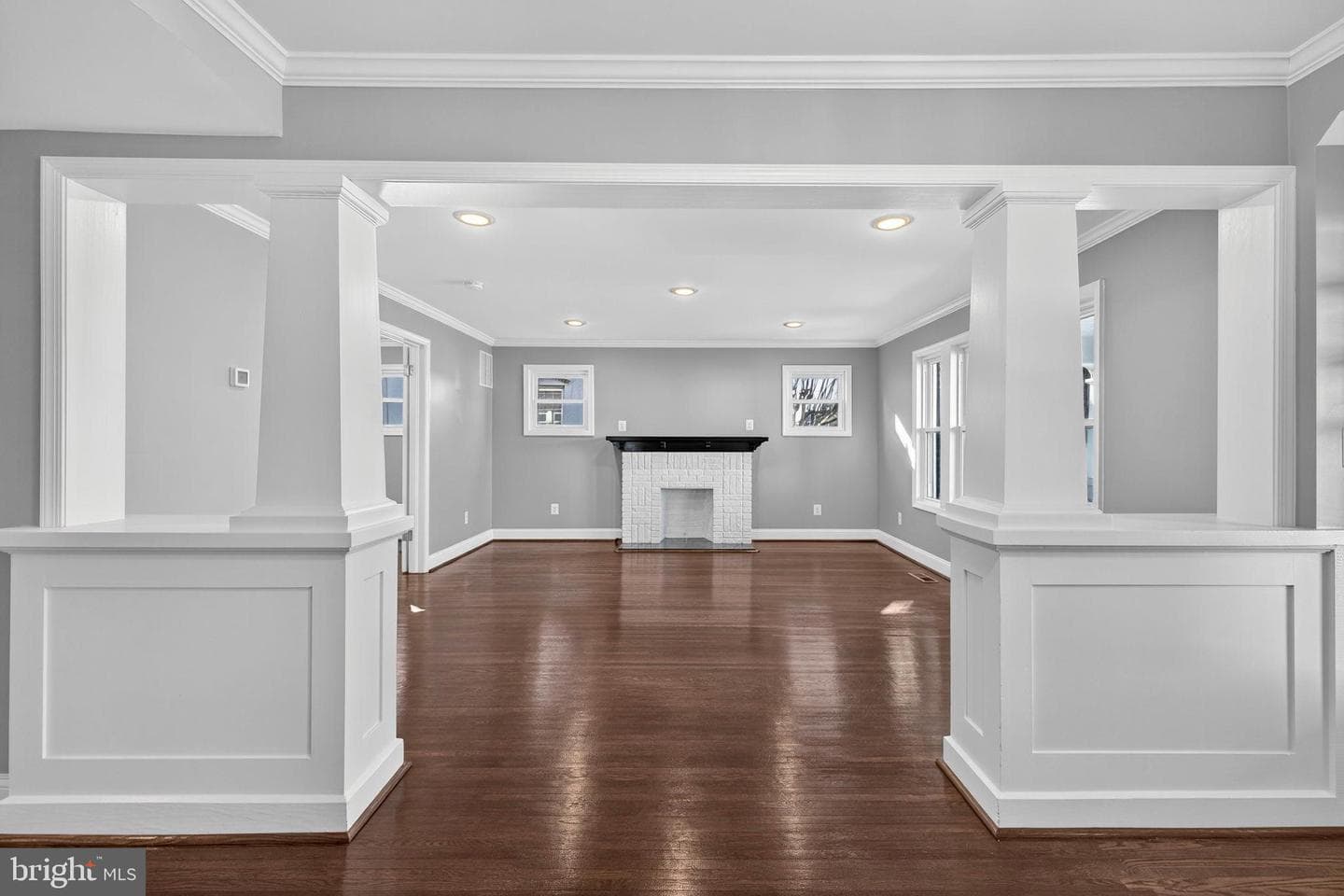 913 N Queen Street photo 9