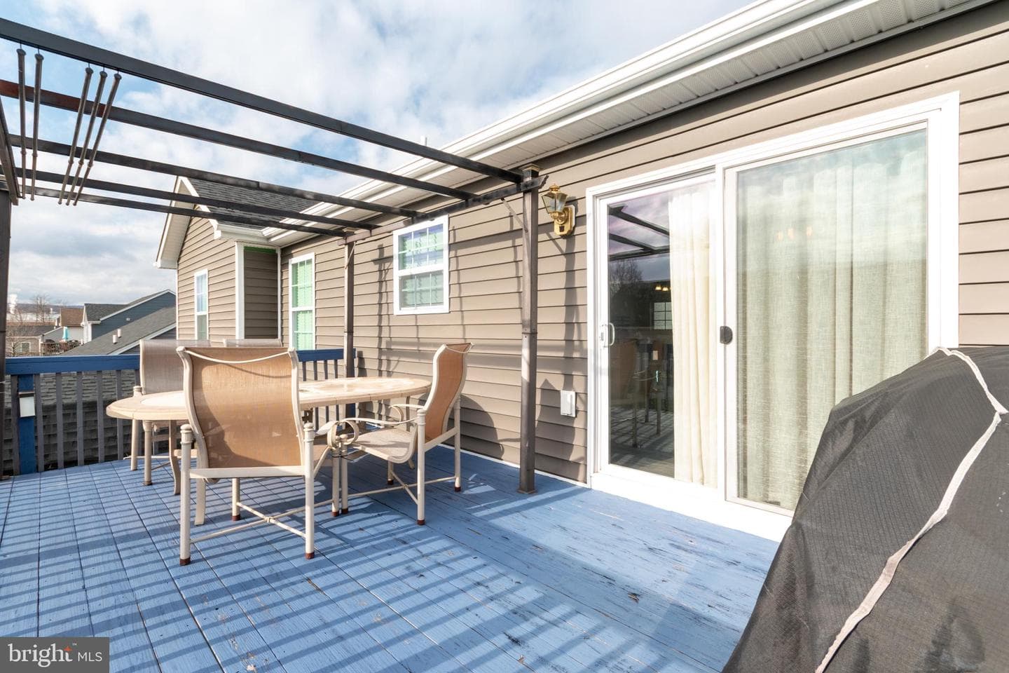 285 Wren Street N photo 11