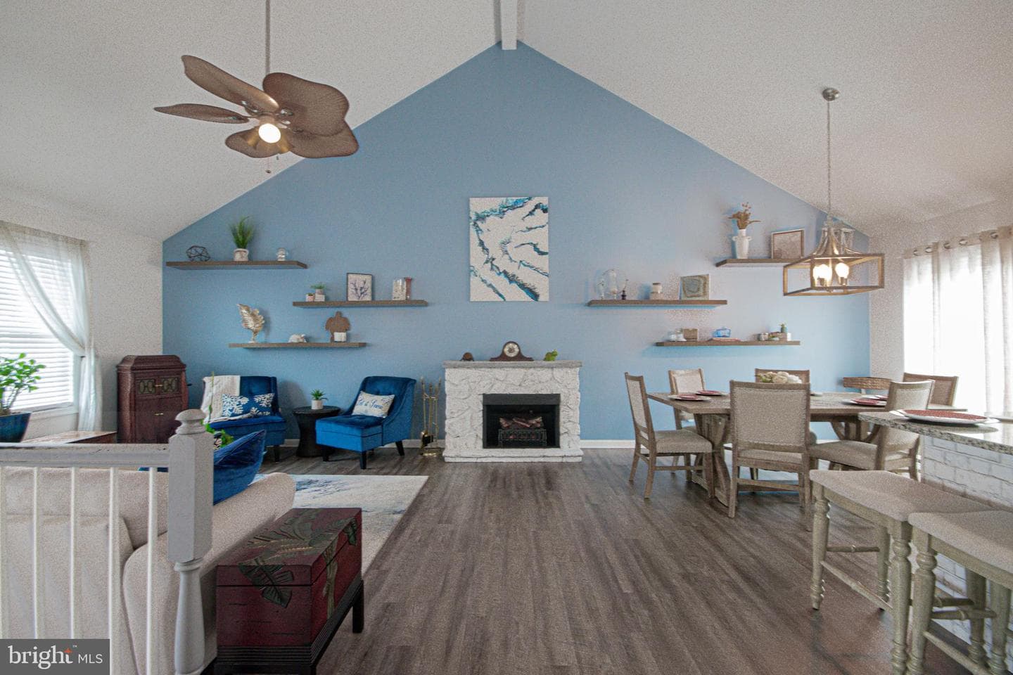 285 Wren Street N photo 12