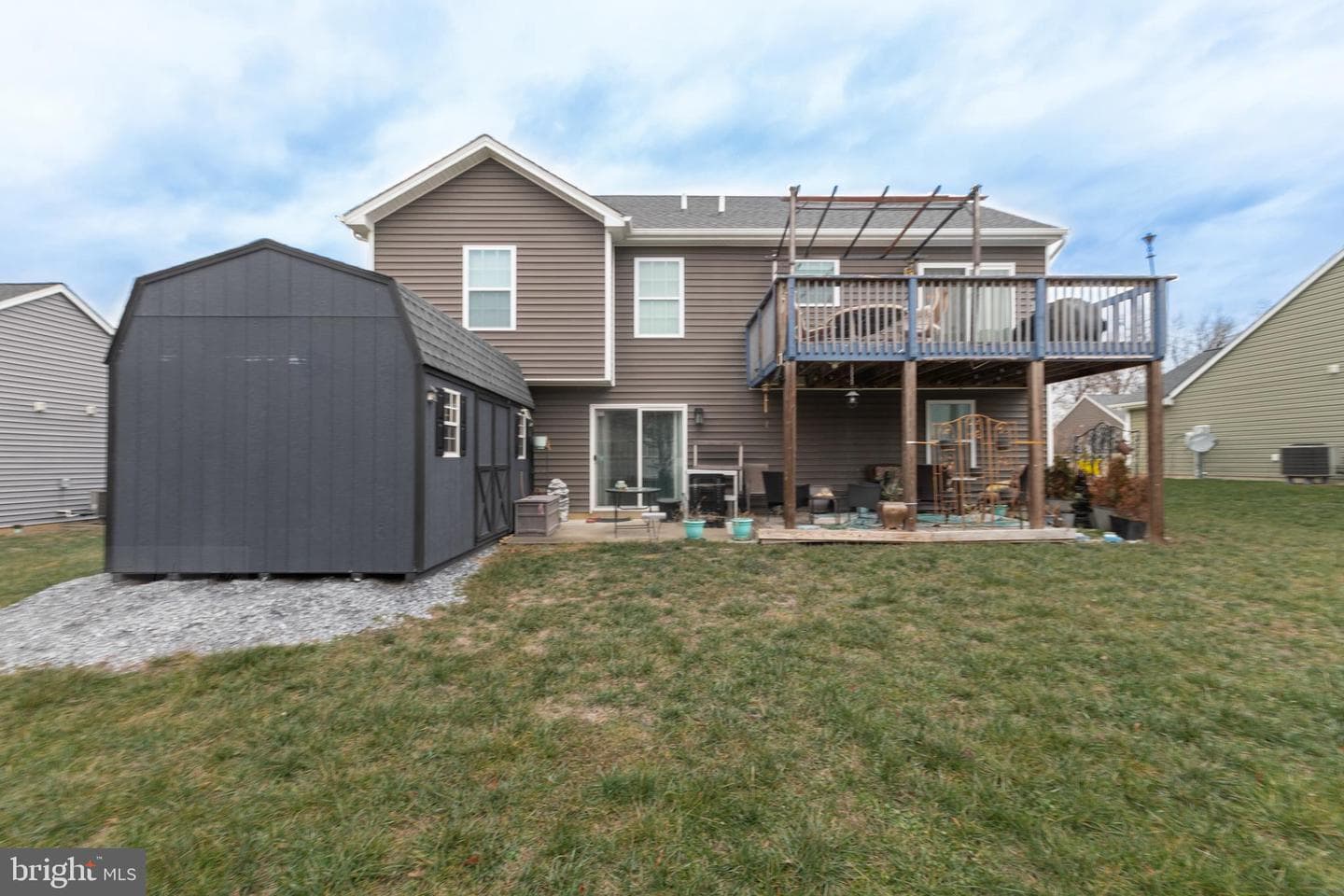 285 Wren Street N photo 65