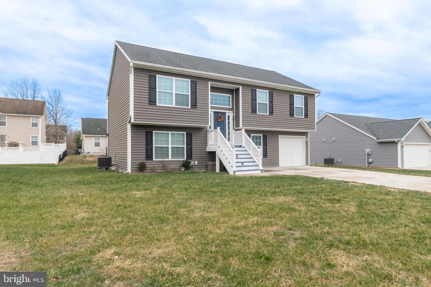 285 Wren Street N photo 69