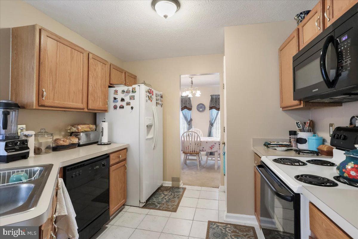 34 Standing Oak Court photo 11