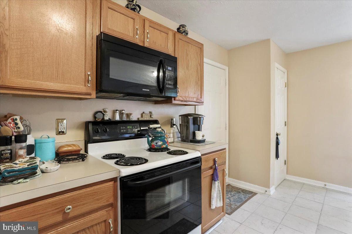 34 Standing Oak Court photo 12