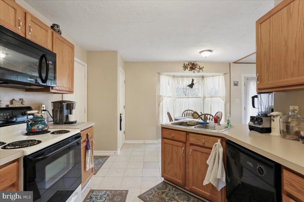 34 Standing Oak Court photo 13