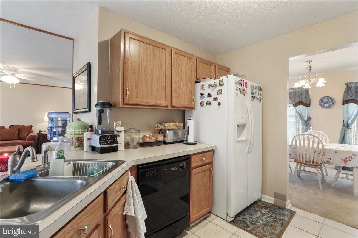 34 Standing Oak Court photo 14
