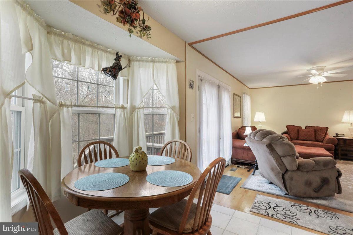 34 Standing Oak Court photo 15