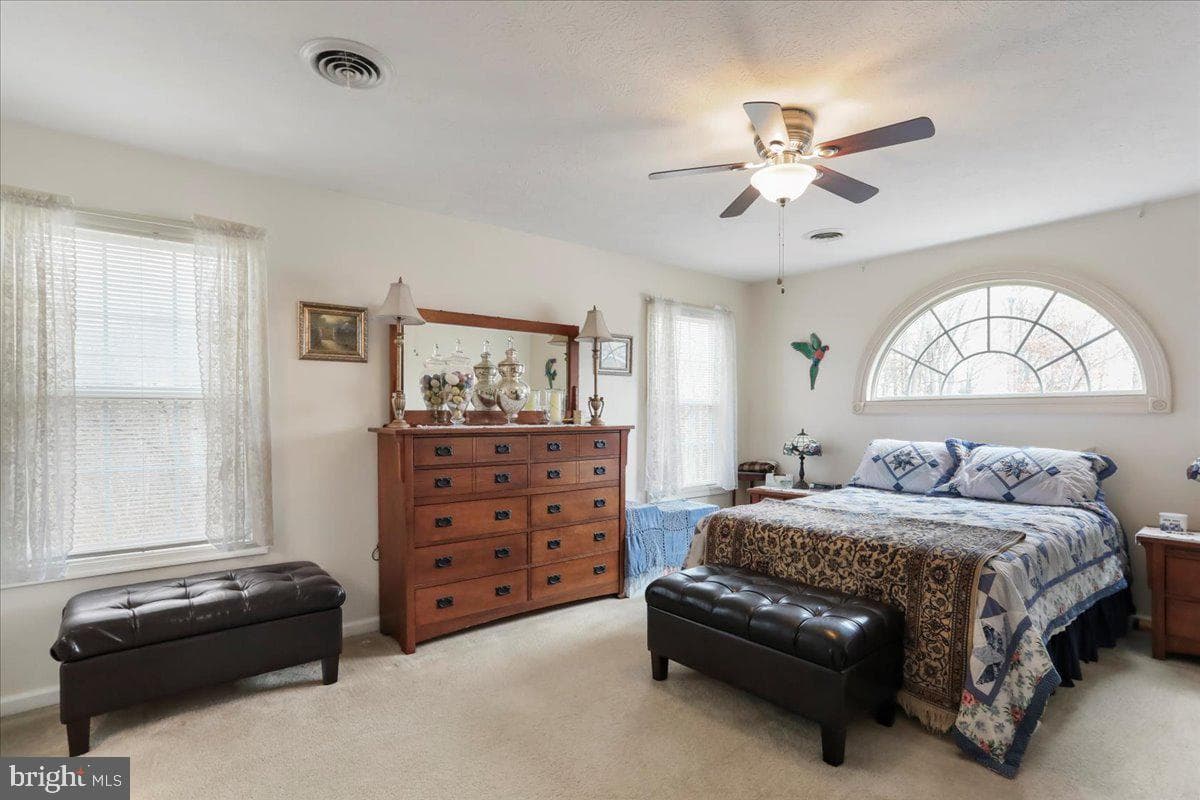 34 Standing Oak Court photo 17