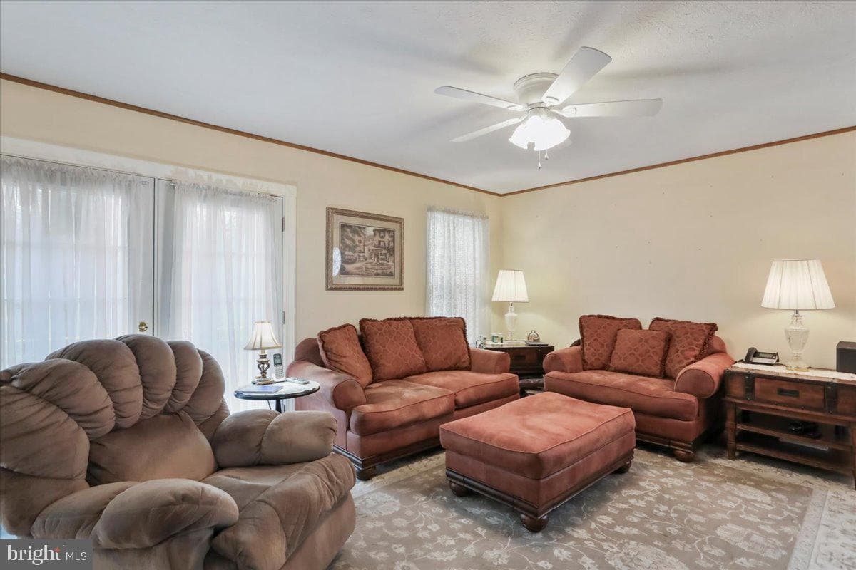 34 Standing Oak Court photo 5