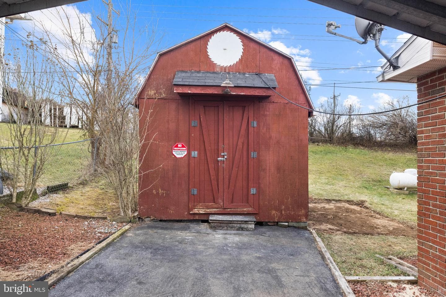 140 Capital Drive photo 23