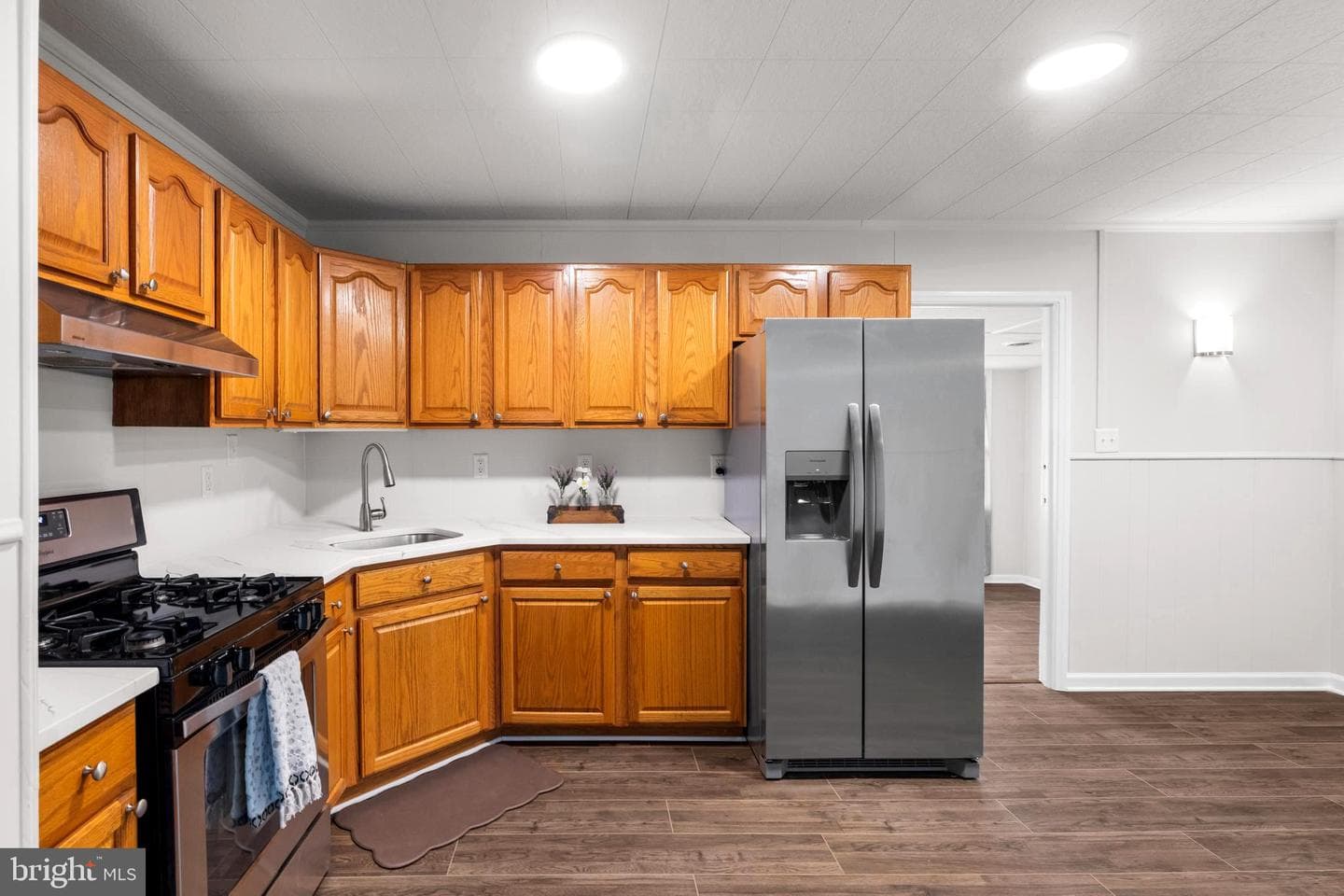 140 Capital Drive photo 9