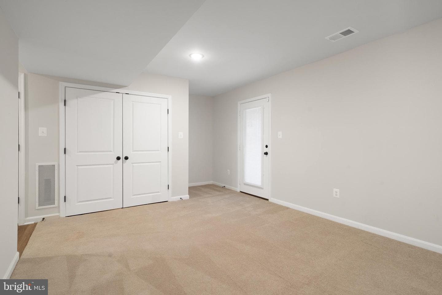 51 Thrower Road photo 10