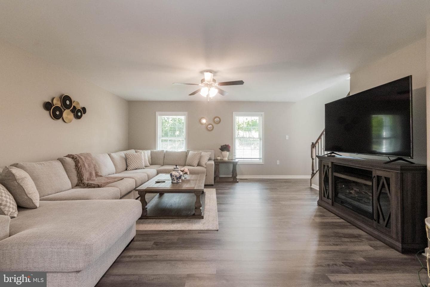 342 Europa Way photo 11