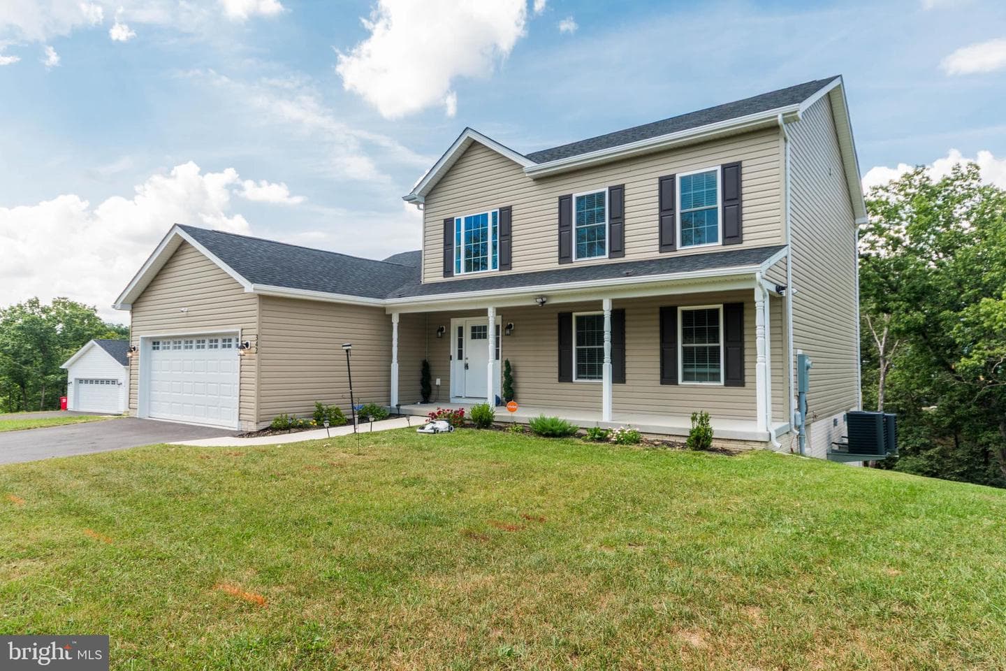 342 Europa Way photo 2