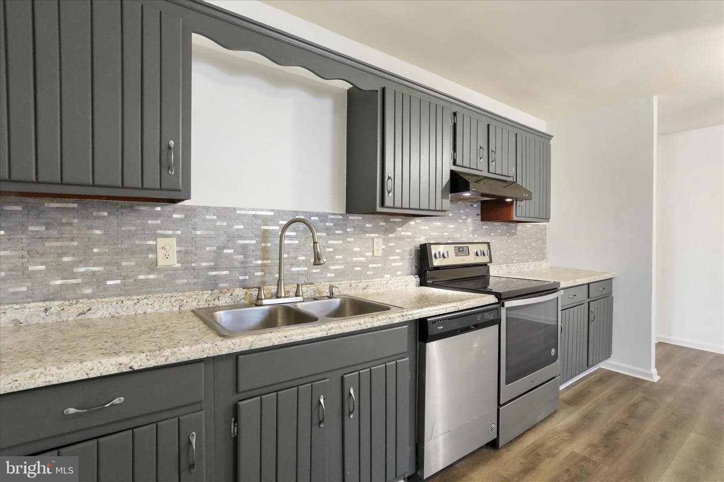 186 Talbott Avenue photo 10