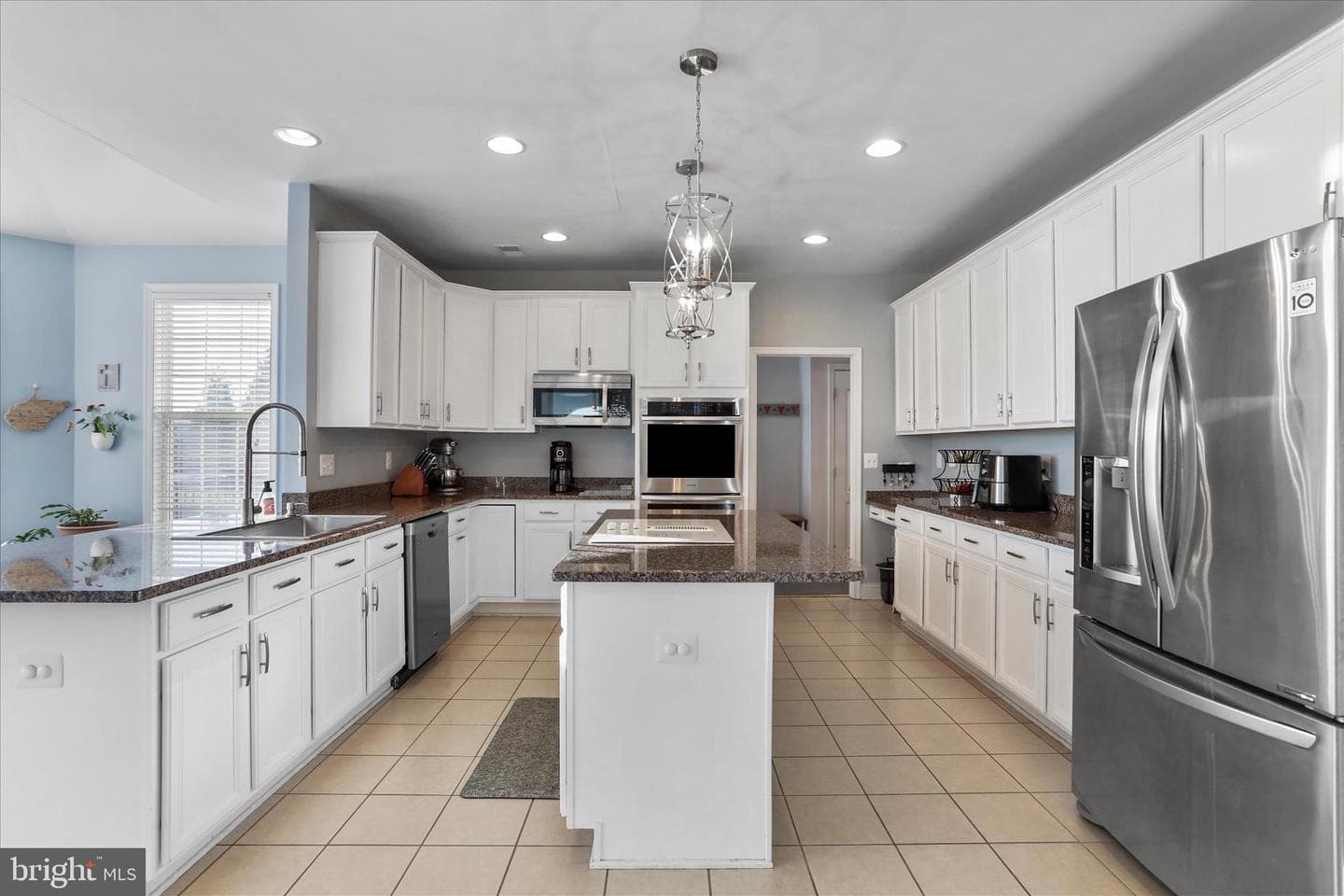 1073 Hallmark Drive photo 19