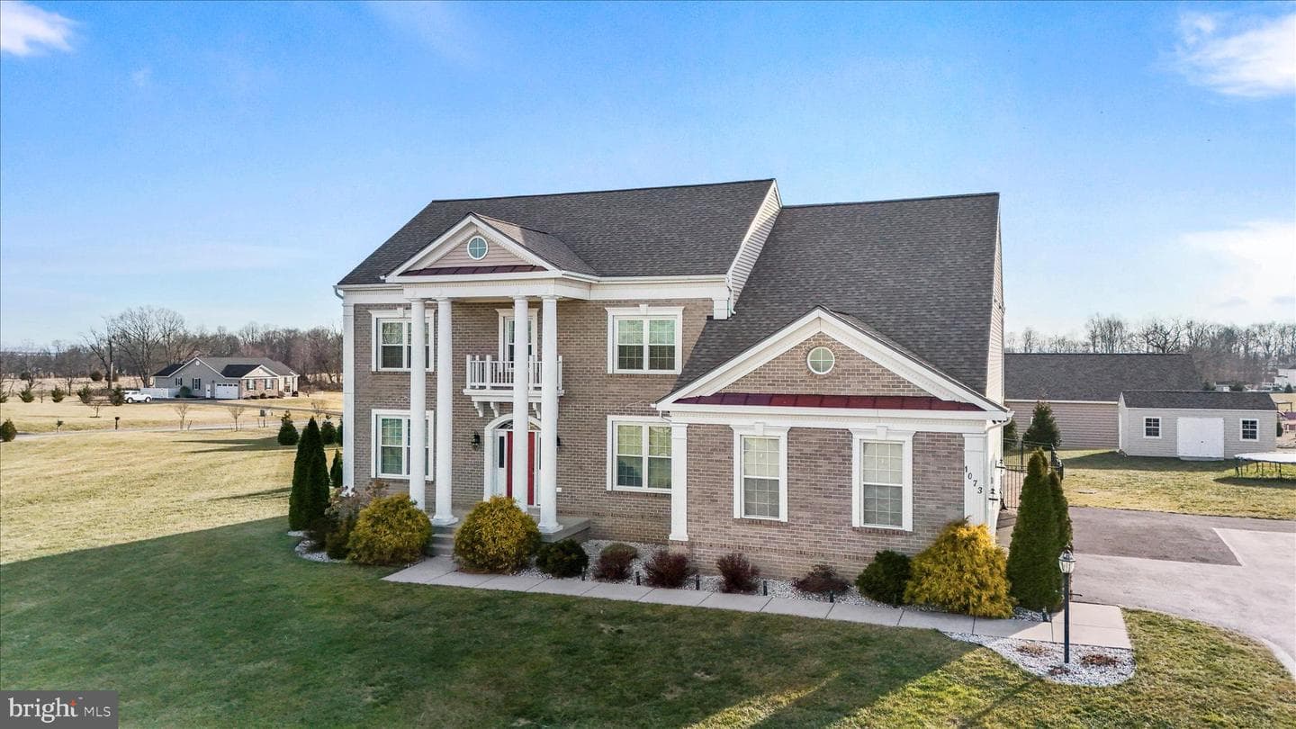 1073 Hallmark Drive photo 2