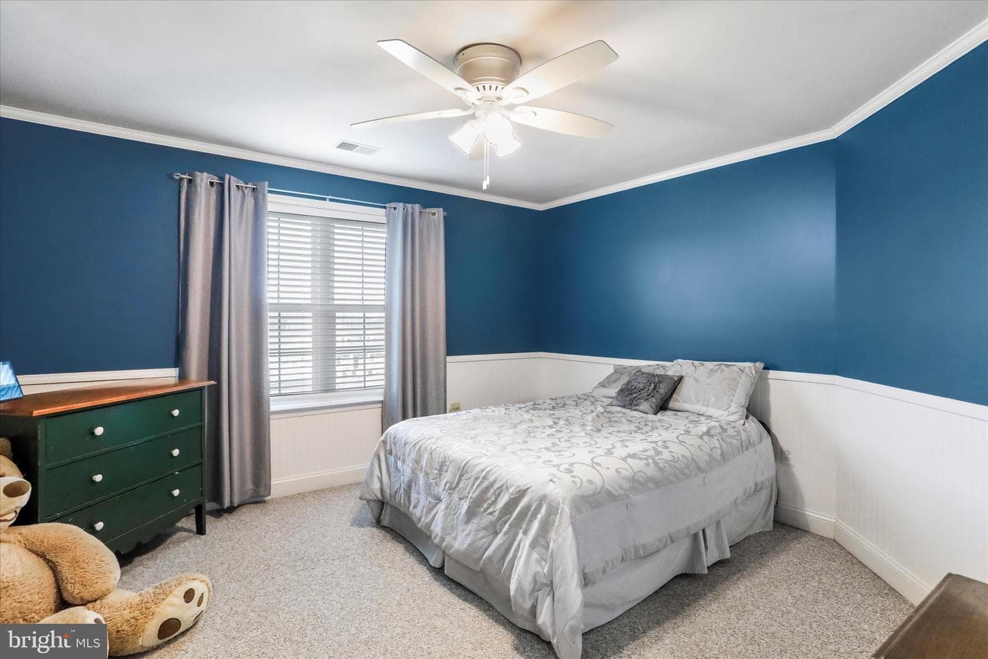 1073 Hallmark Drive photo 25