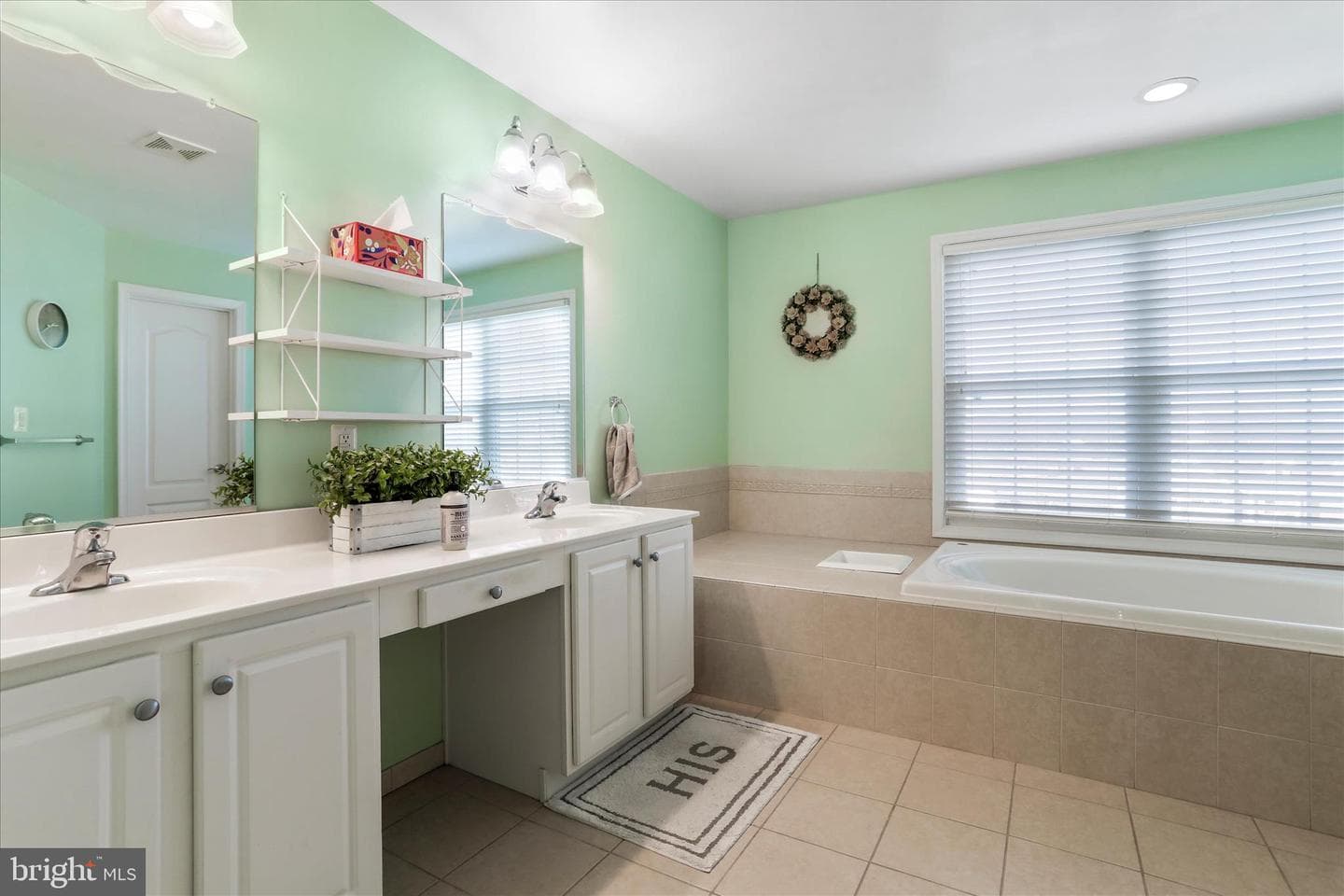1073 Hallmark Drive photo 37