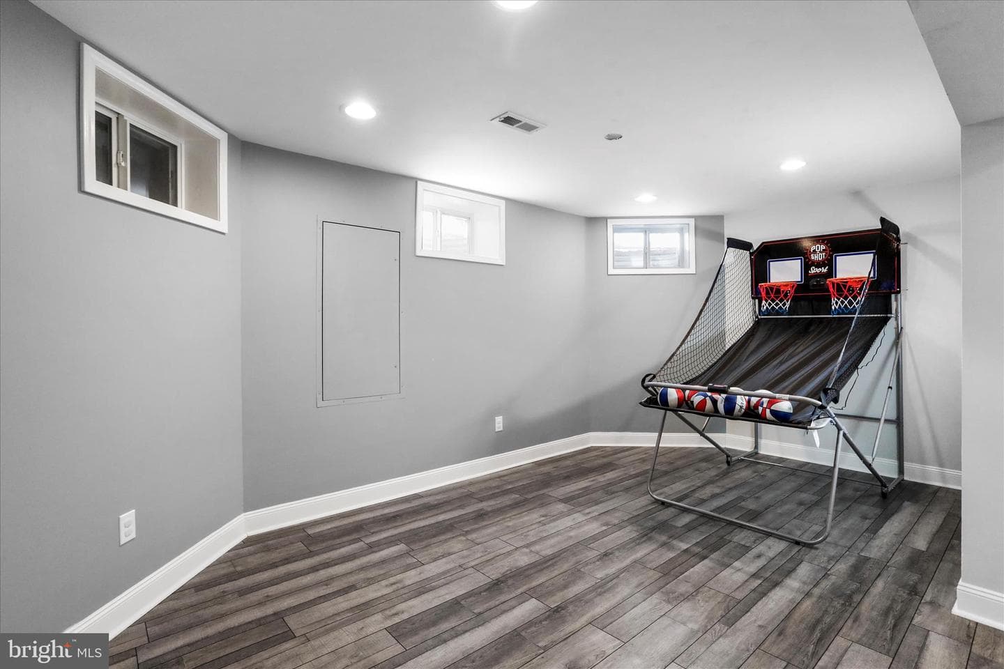 1073 Hallmark Drive photo 46