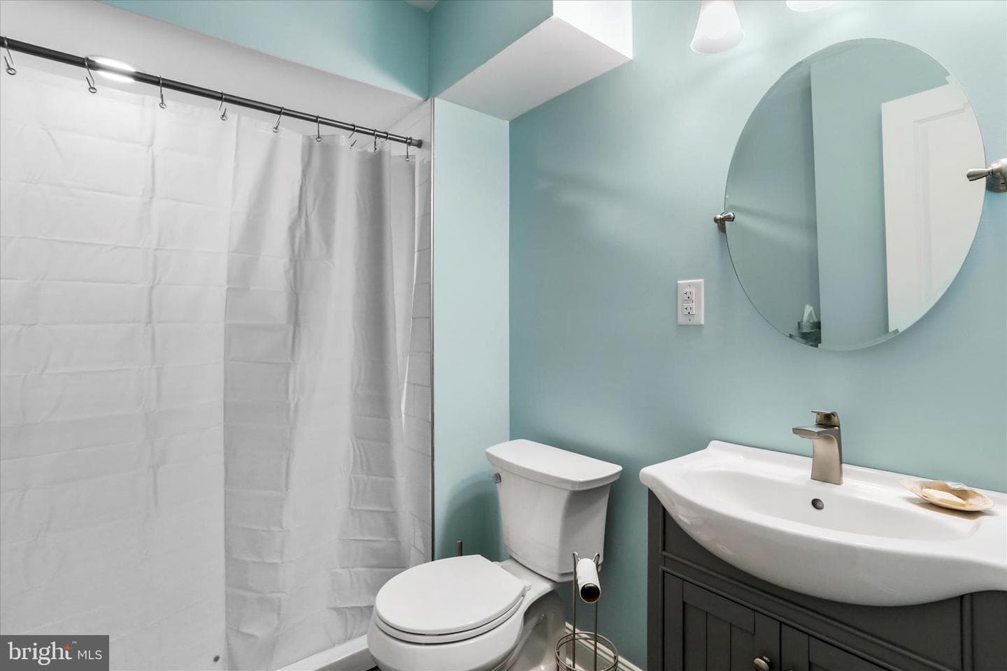 1073 Hallmark Drive photo 48