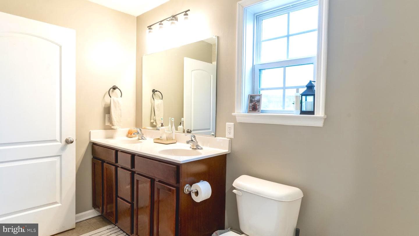 33 Twickenham Drive photo 20