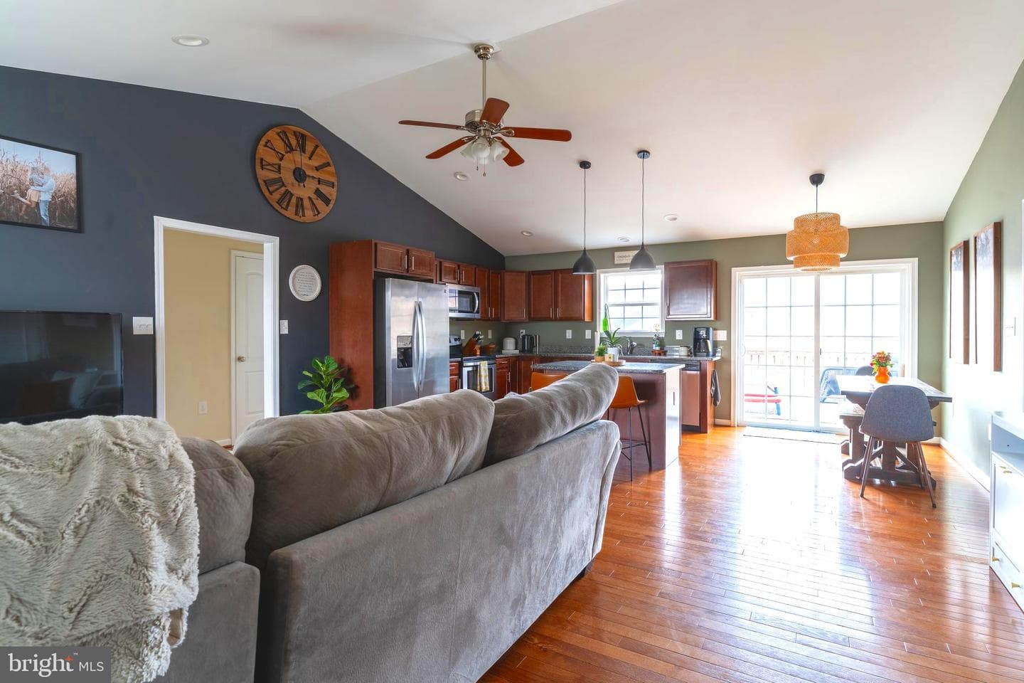 33 Twickenham Drive photo 3