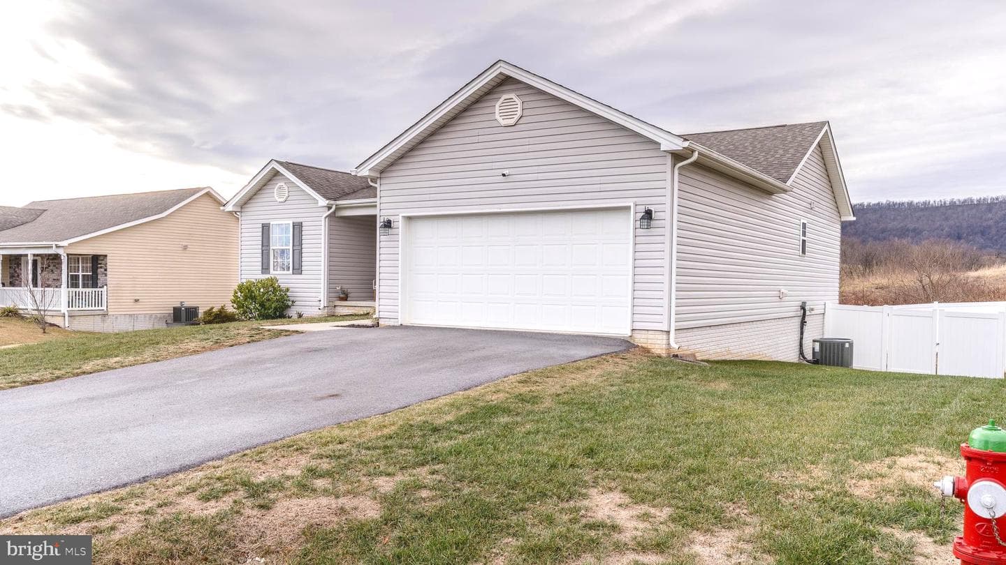 33 Twickenham Drive photo 39
