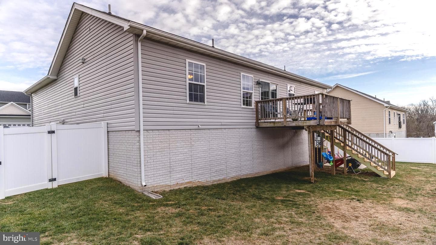 33 Twickenham Drive photo 43