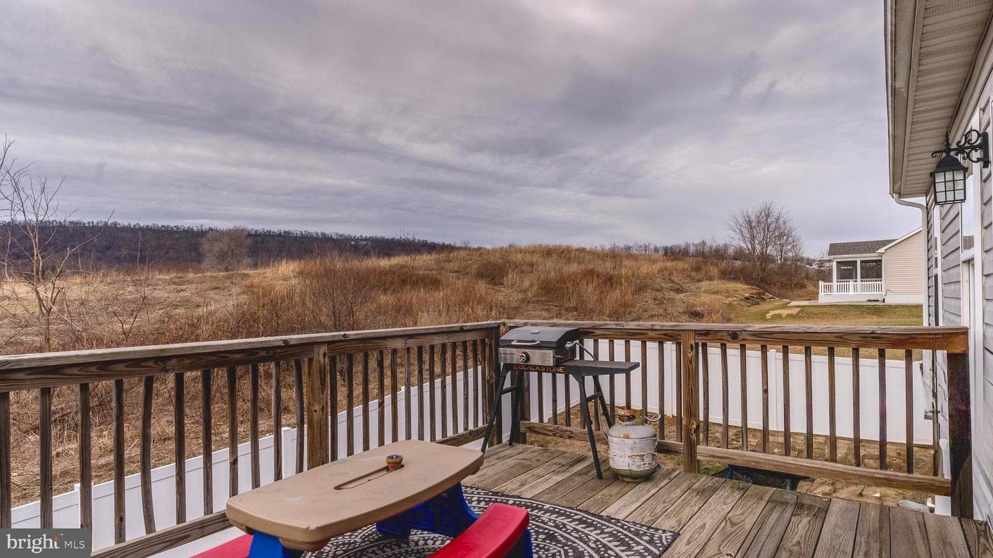 33 Twickenham Drive photo 45