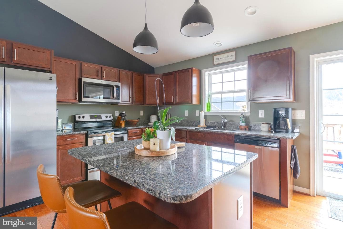 33 Twickenham Drive photo 5