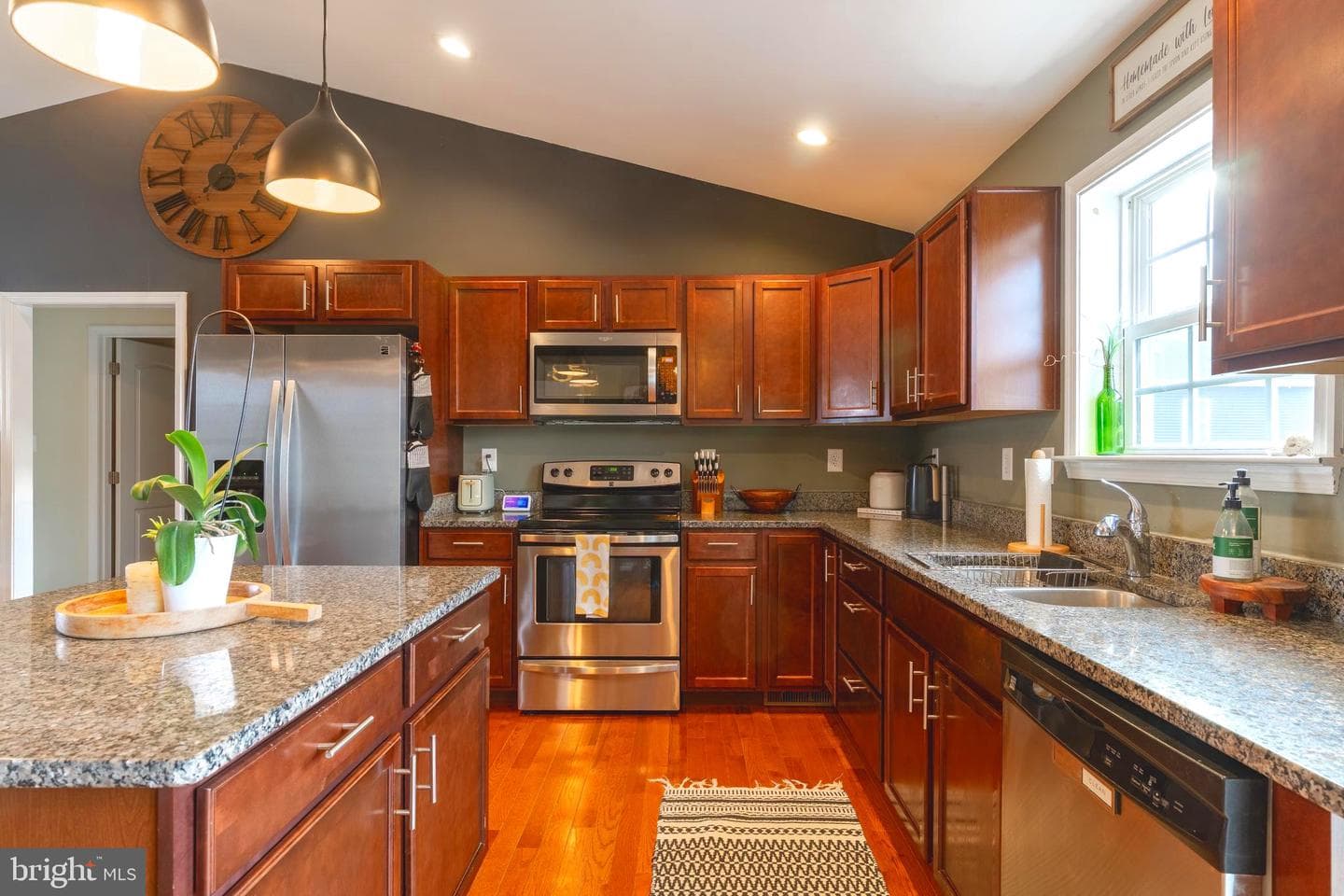 33 Twickenham Drive photo 7
