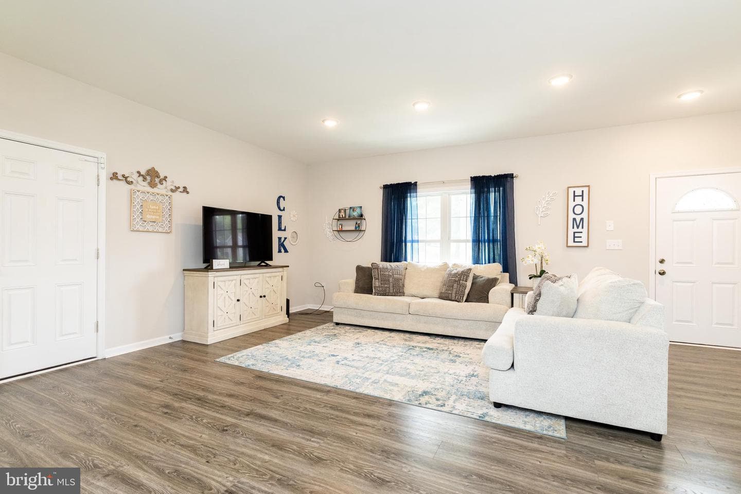 33 Sinker Drive photo 5