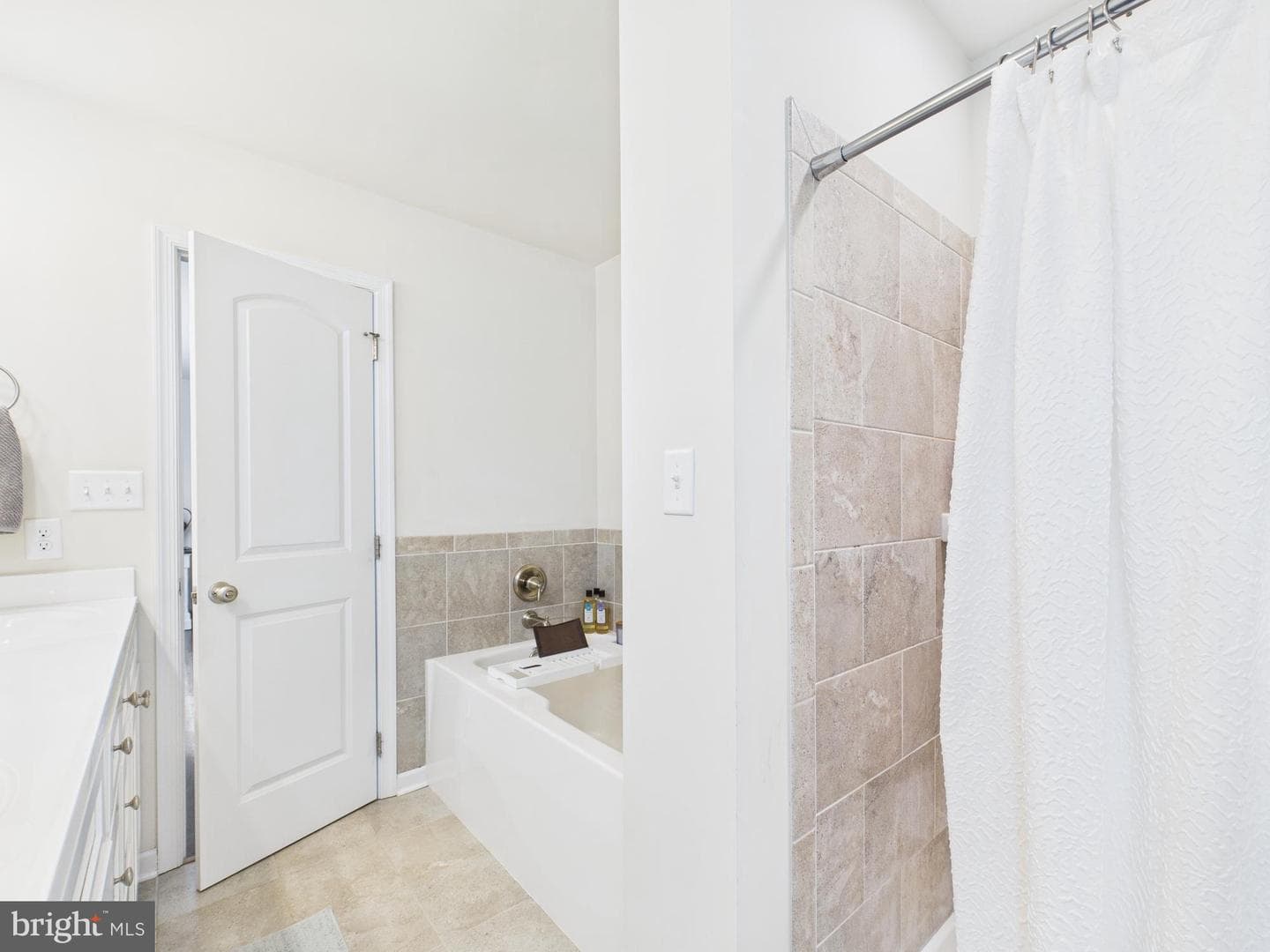 886 Pale Magnolia Drive photo 37