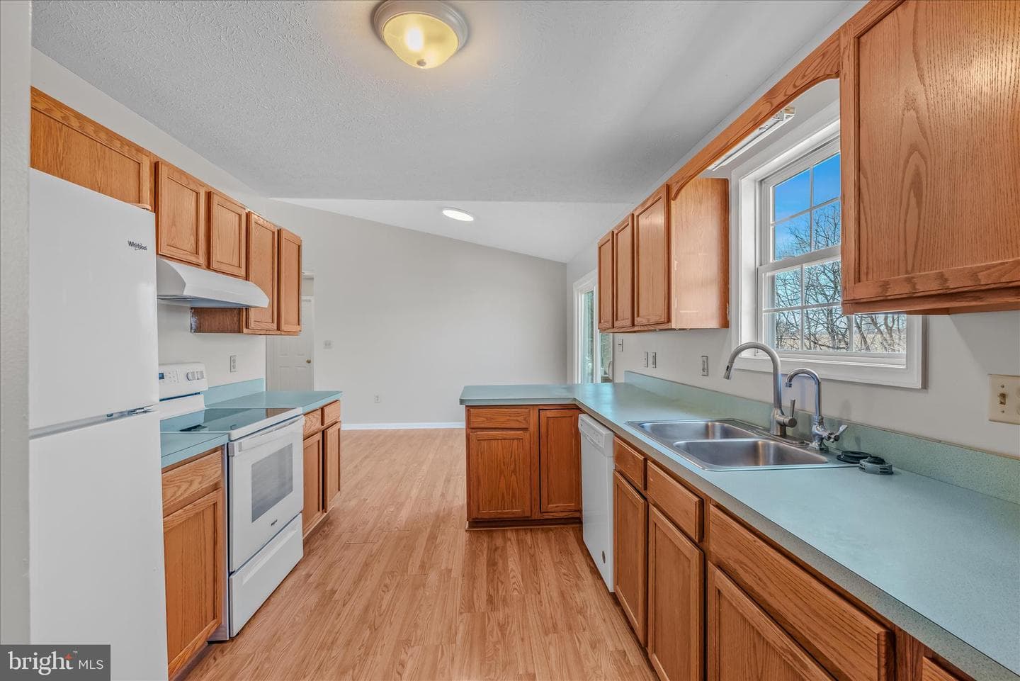 120 Nottingham Boulevard photo 14