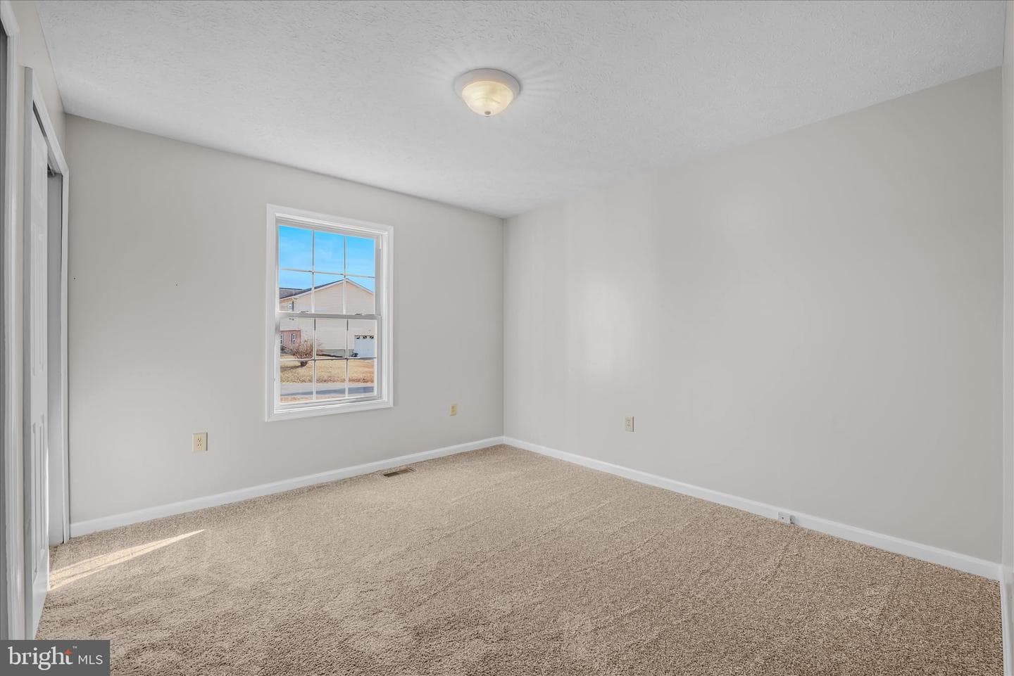 120 Nottingham Boulevard photo 25