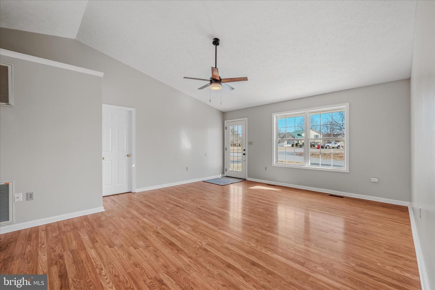120 Nottingham Boulevard photo 8
