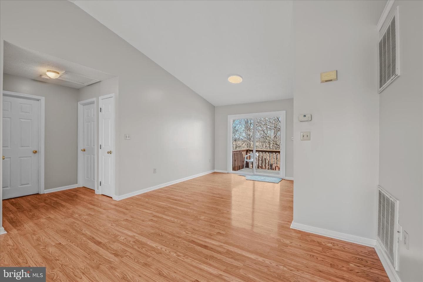 120 Nottingham Boulevard photo 9