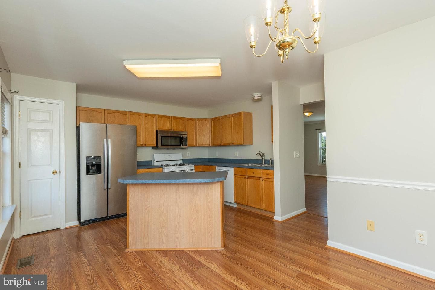 858 Marquette Drive photo 6