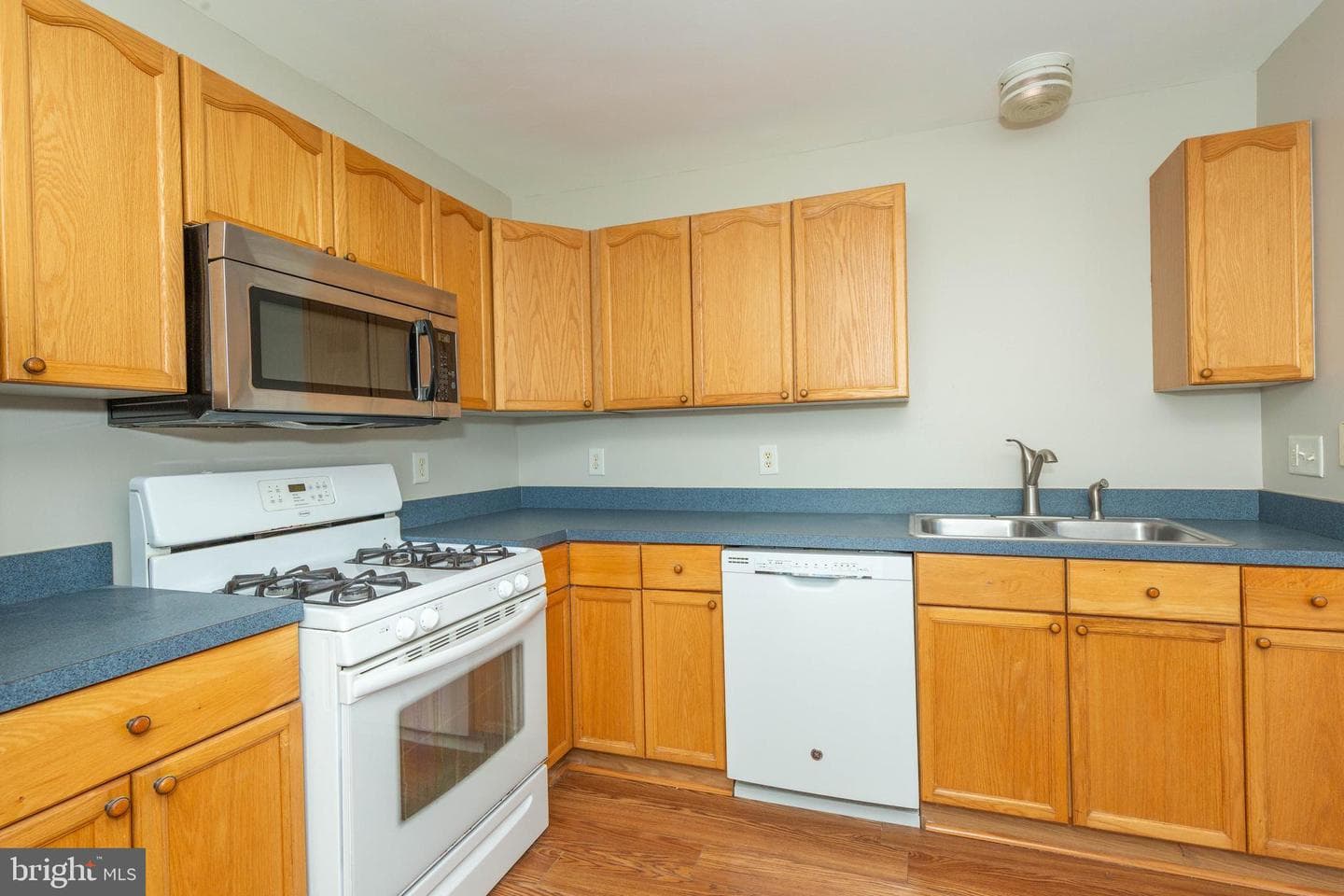 858 Marquette Drive photo 9