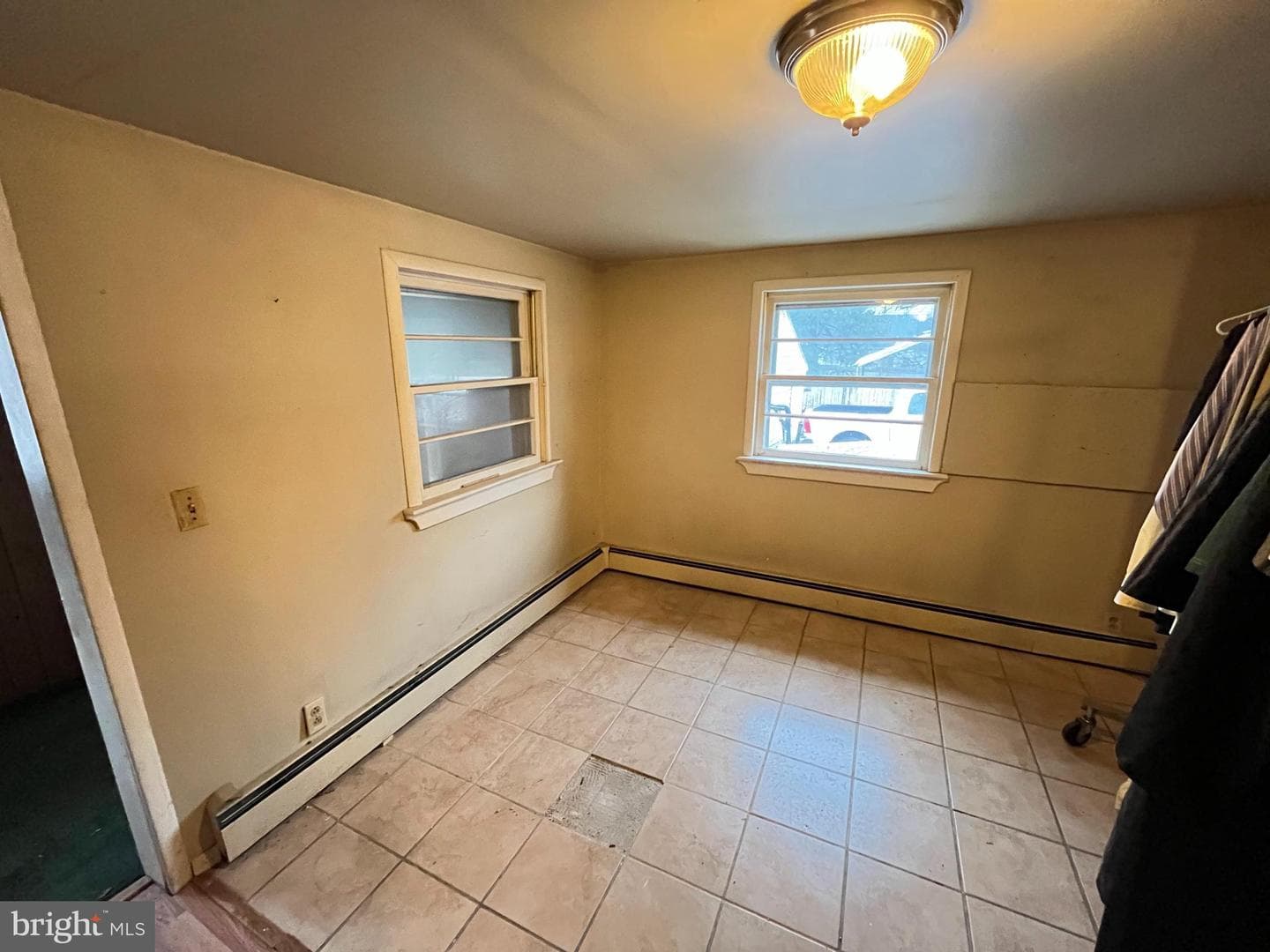 613 Albert Street photo 5